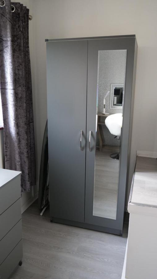 Milton Keynes Luxury Short Stay House With Wifi And Free Parking Wolverton  Bagian luar foto