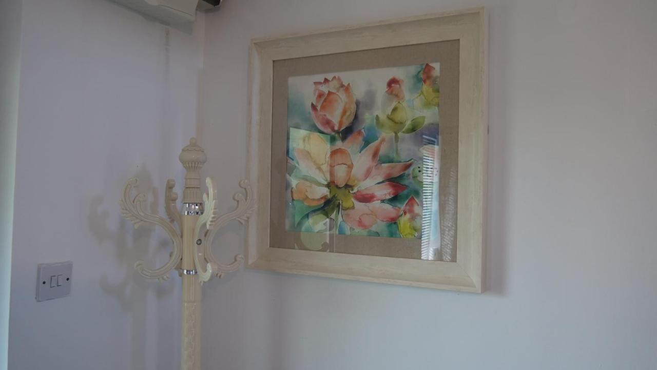 Milton Keynes Luxury Short Stay House With Wifi And Free Parking Wolverton  Bagian luar foto