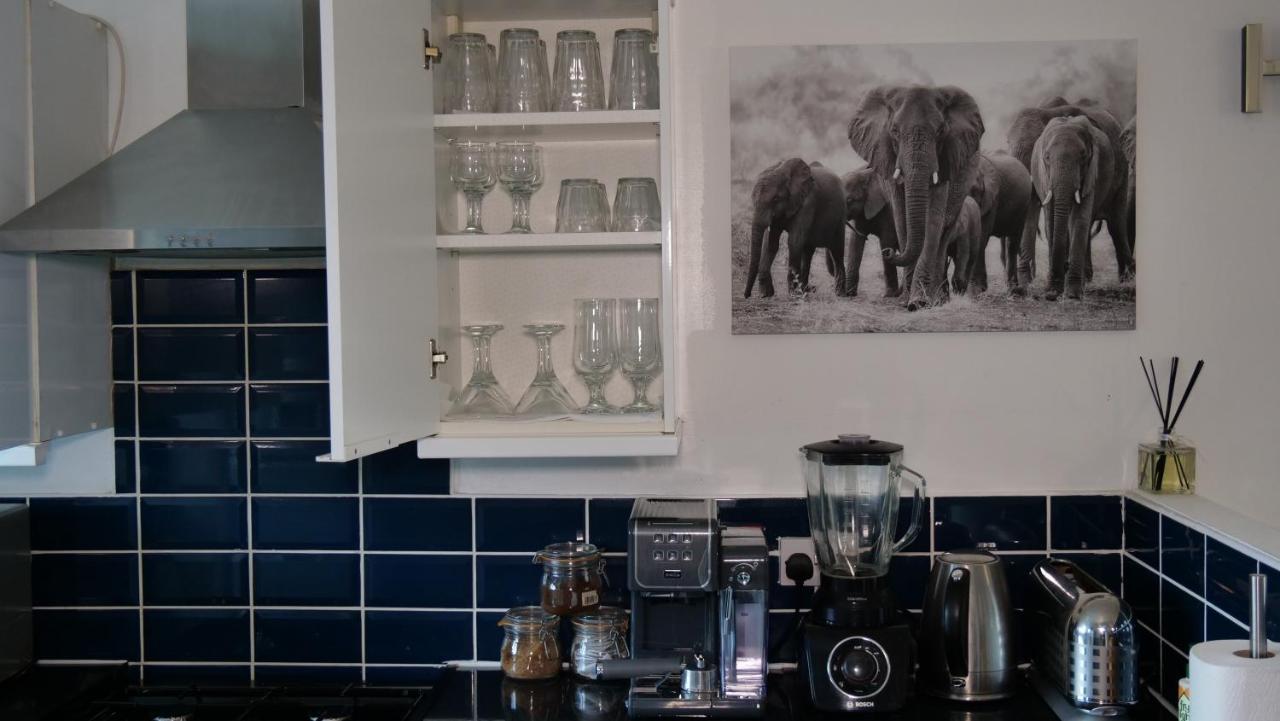 Milton Keynes Luxury Short Stay House With Wifi And Free Parking Wolverton  Bagian luar foto