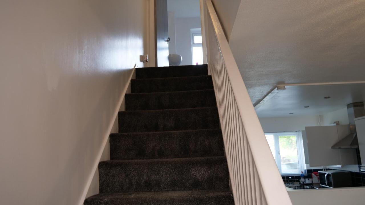 Milton Keynes Luxury Short Stay House With Wifi And Free Parking Wolverton  Bagian luar foto
